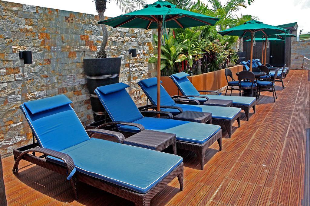 Queens Hotel Angeles City Exterior foto