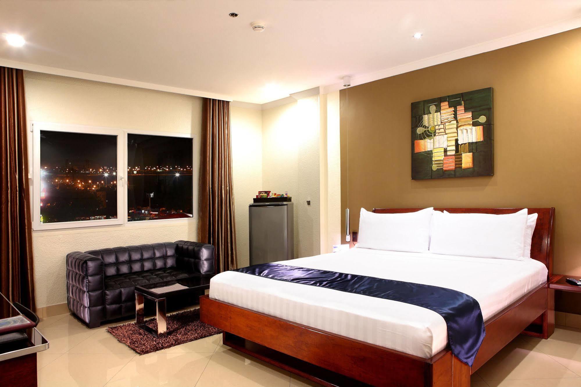 Queens Hotel Angeles City Exterior foto